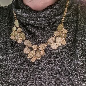 Chic Gold Leaf Necklace
